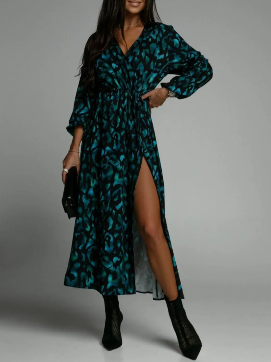 🌟 Printed Split Hem V-neck Long Sleeve Dress 🌟