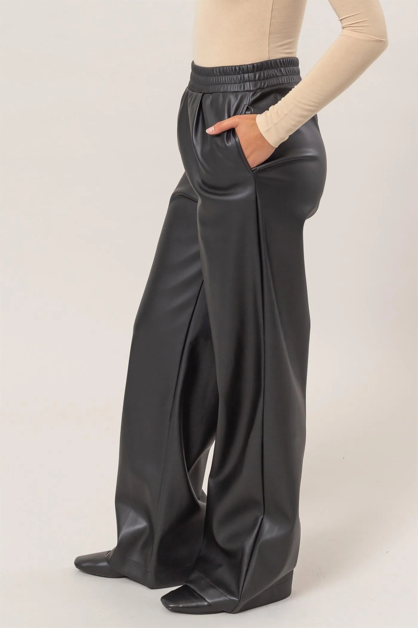 DZ24F552-Leather High Waist Pants