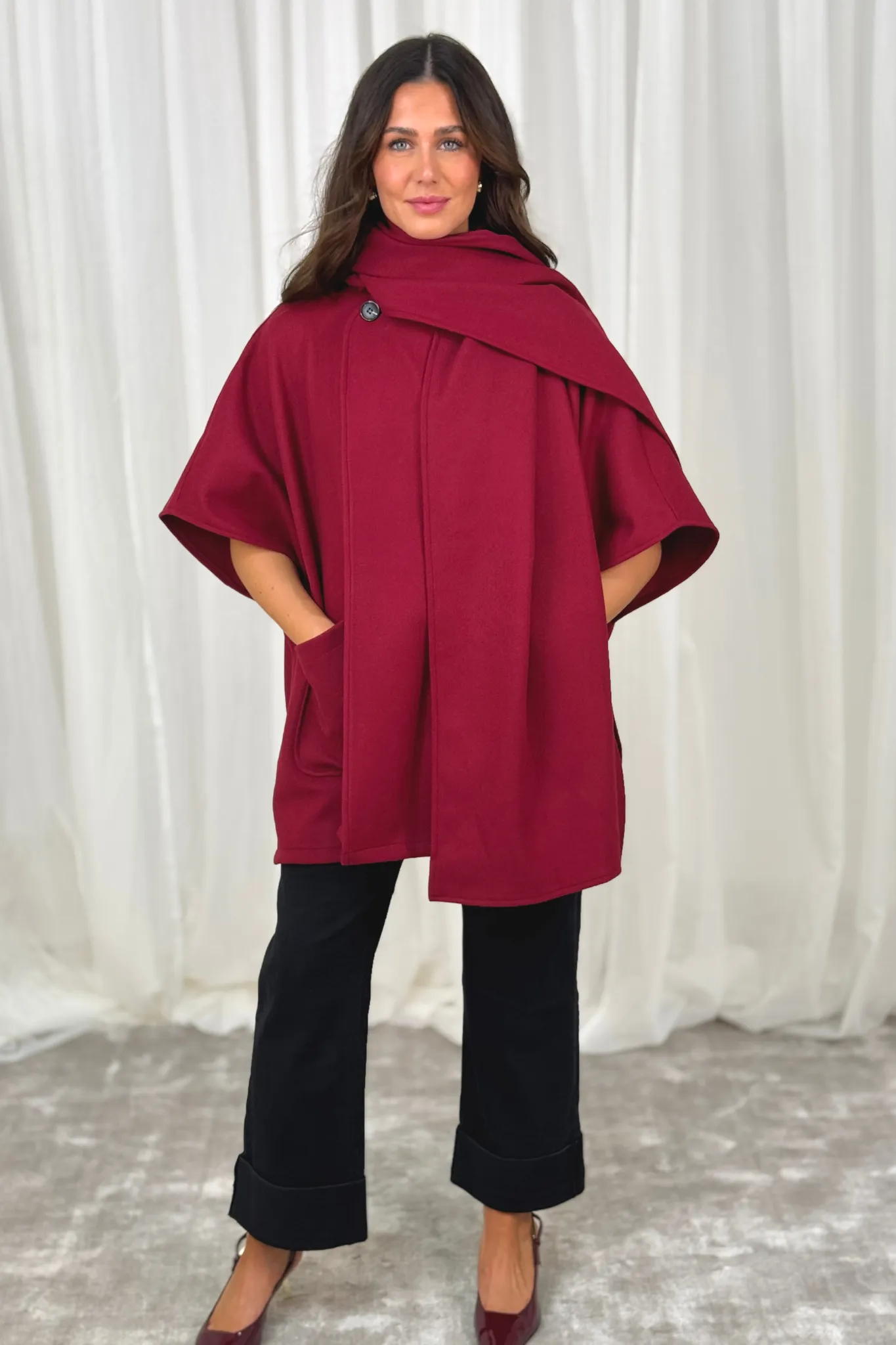 Indie Cape With Scarf In Bordeaux