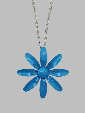 Metal Daisy Pendant Necklace in Blue