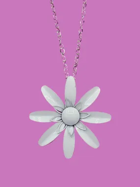 Metal Daisy Pendant Necklace in White