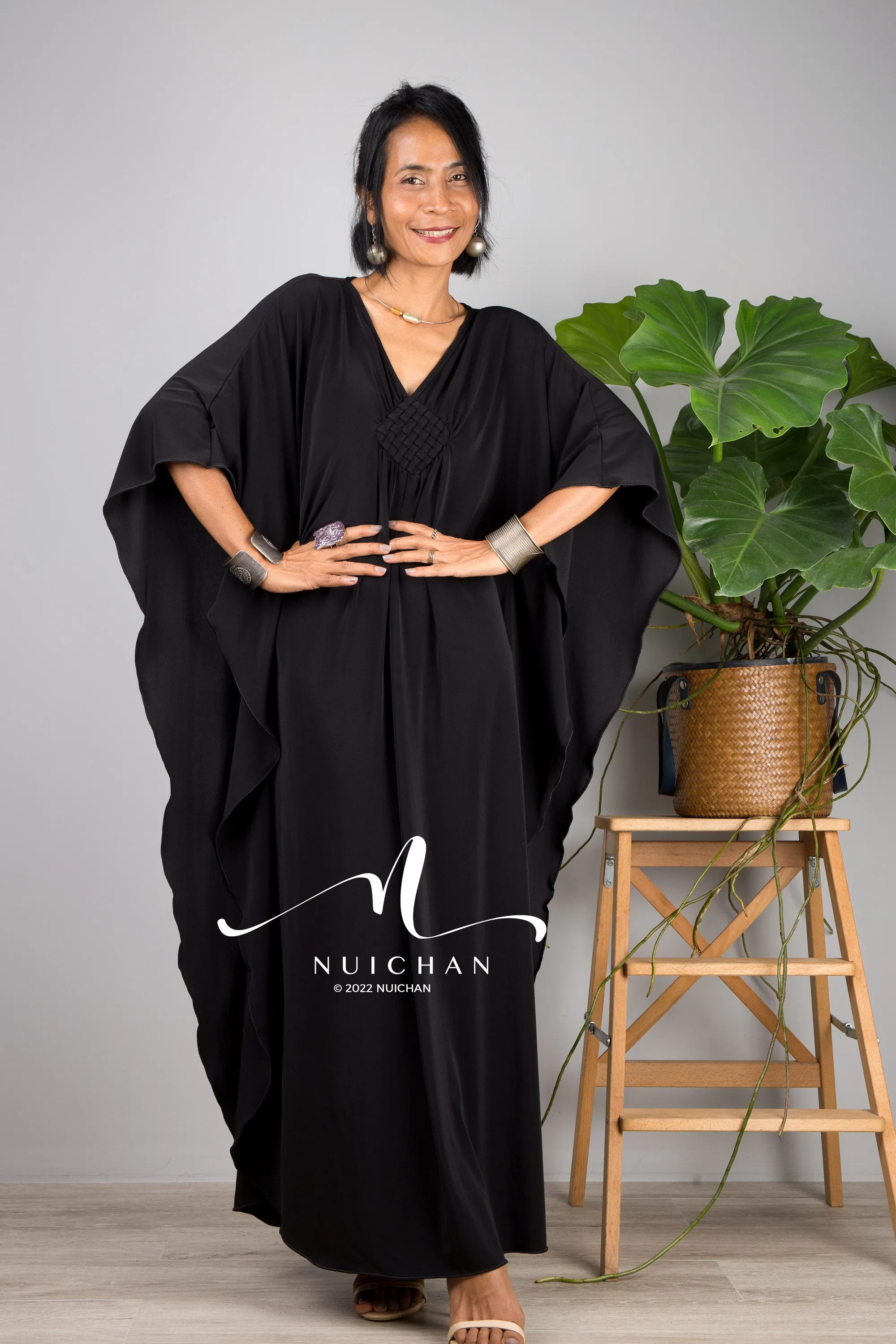 Short black kaftan