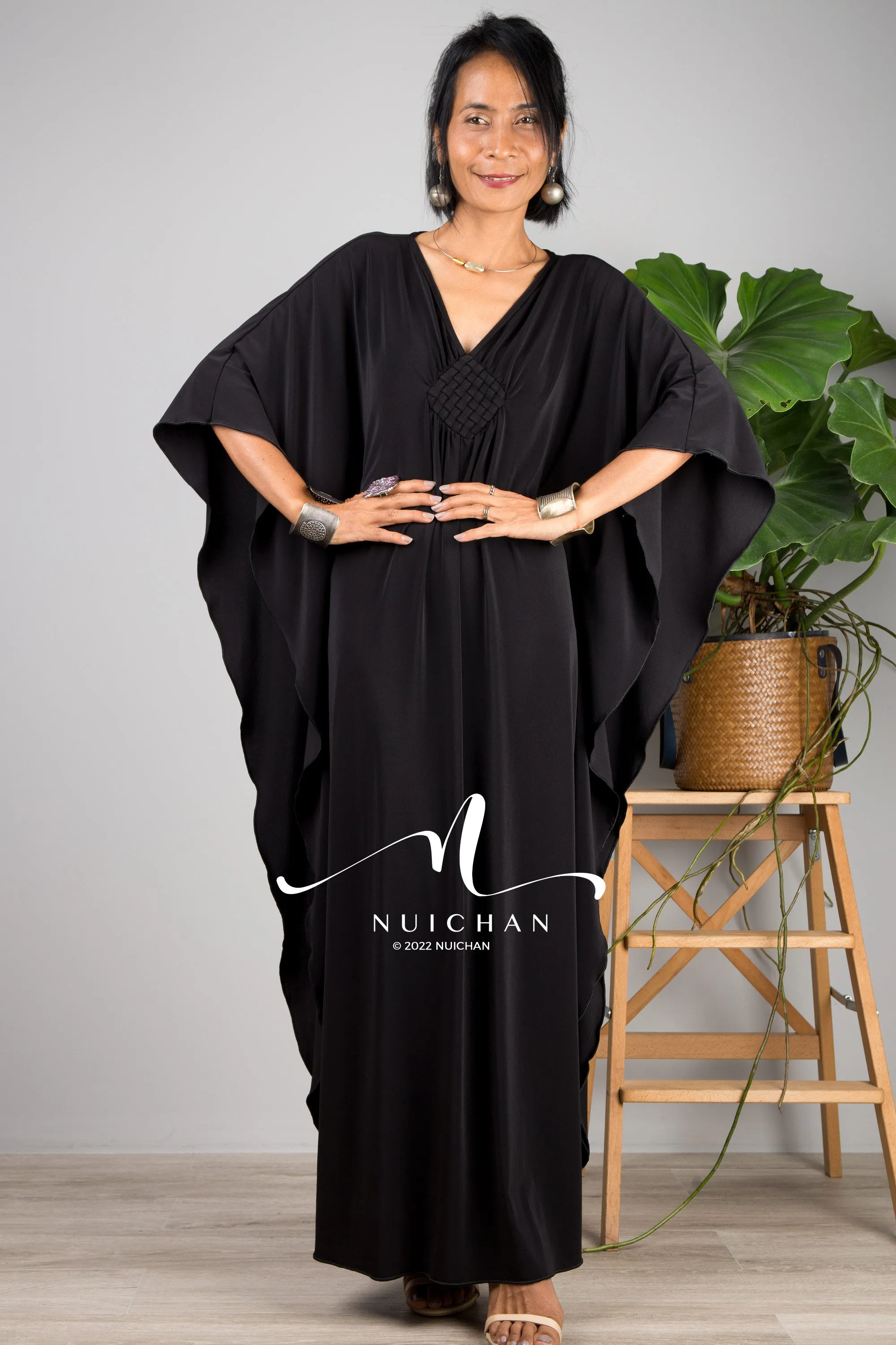 Short black kaftan