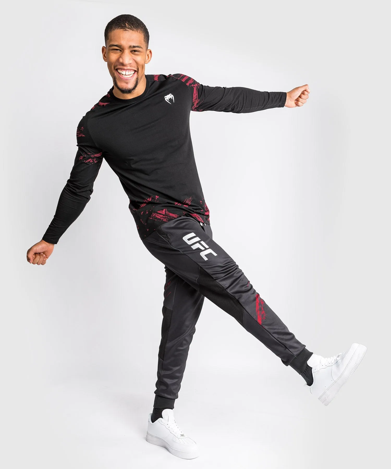 UFC Venum Authentic Fight Week 2.0 Sweatpants - Black/Red